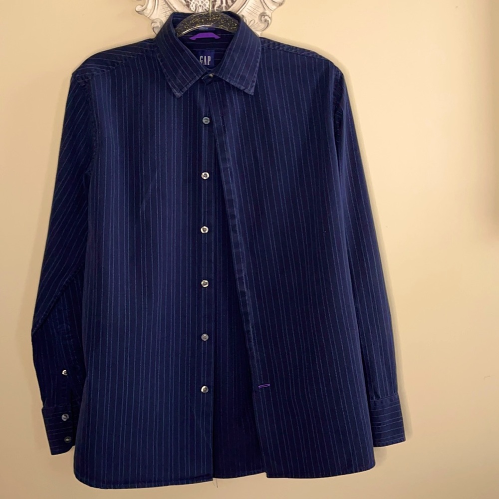 Gap Fitted Shirt. S-18
